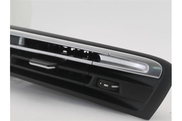 Recambio de rejilla entrada de aire para citroen c4 grand picasso/spacetourer 2.0 exclusive referencia OEM IAM 967797537A  