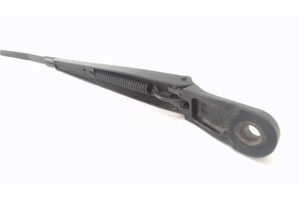 Recambio de brazo limpiaparabrisas delantero derecho para peugeot 3008 1.6 hdi referencia OEM IAM 6429GG  