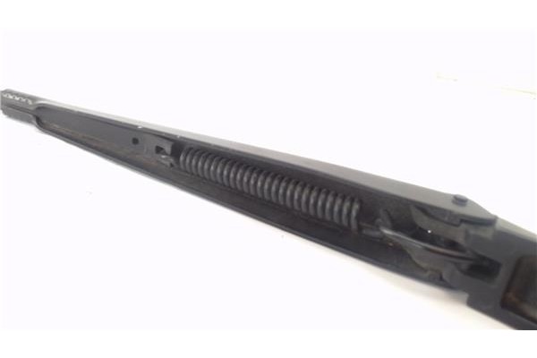Recambio de brazo limpiaparabrisas delantero derecho para peugeot 3008 1.6 hdi referencia OEM IAM 6429GG  