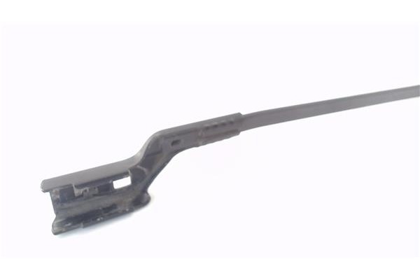 Recambio de brazo limpiaparabrisas delantero derecho para peugeot 3008 1.6 hdi referencia OEM IAM 6429GG  
