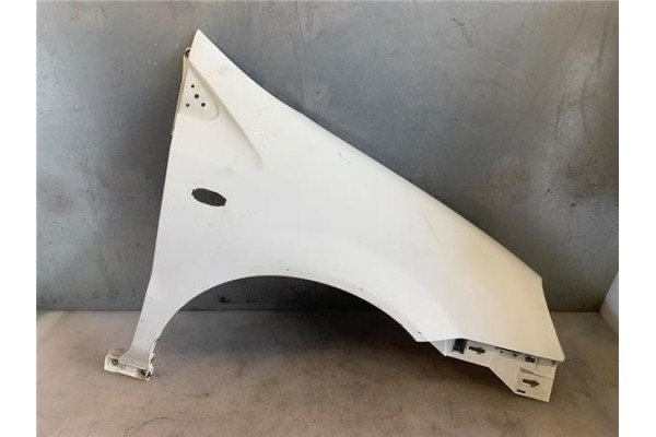 Recambio de aleta delantero derecha para nissan almera tino (v10m) 1.8 referencia OEM IAM 631004U130  