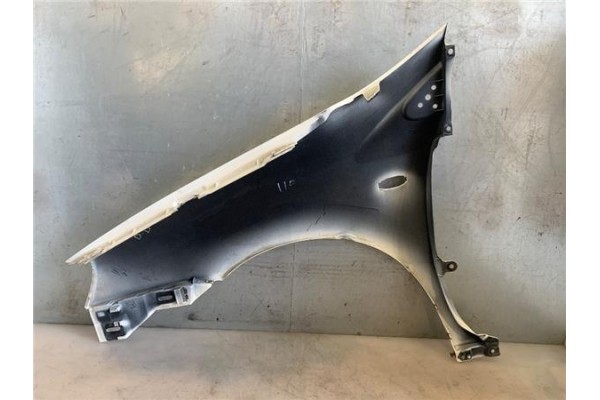 Recambio de aleta delantero derecha para nissan almera tino (v10m) 1.8 referencia OEM IAM 631004U130  