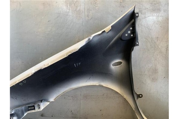 Recambio de aleta delantero derecha para nissan almera tino (v10m) 1.8 referencia OEM IAM 631004U130  