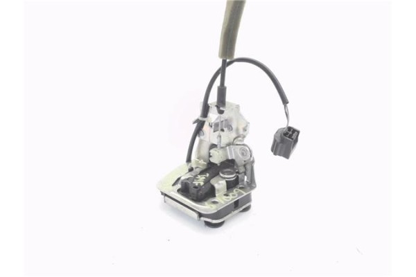 Recambio de cerradura puerta trasero derecha para renault master iii combi 2.3 l2h2 3,5t referencia OEM IAM 905030009R  