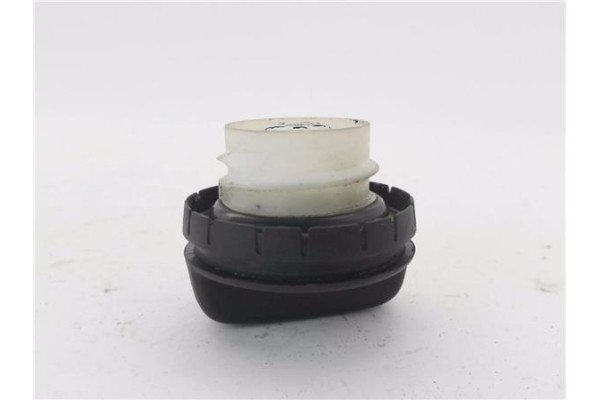 Recambio de tapon combustible para toyota avensis cross sport (t27) 2.2 premium referencia OEM IAM 7730020020  