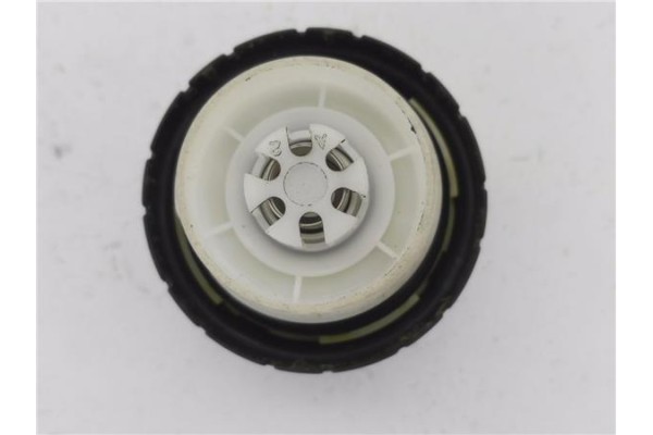 Recambio de tapon combustible para toyota avensis cross sport (t27) 2.2 premium referencia OEM IAM 7730020020  