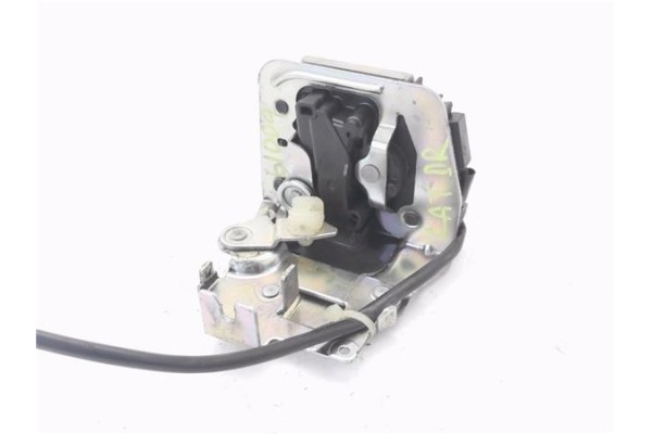 Recambio de cerradura puerta corredera derecha para renault master iii combi 2.3 l2h2 3,5t referencia OEM IAM 805022622R  