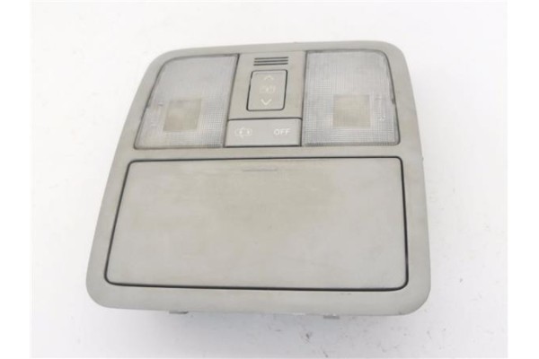 Recambio de luz delantero central techo para toyota avensis cross sport (t27) 2.2 premium referencia OEM IAM 8157005110  