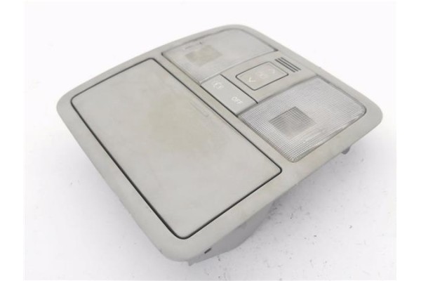Recambio de luz delantero central techo para toyota avensis cross sport (t27) 2.2 premium referencia OEM IAM 8157005110  