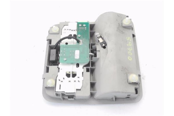 Recambio de luz delantero central techo para toyota avensis cross sport (t27) 2.2 premium referencia OEM IAM 8157005110  