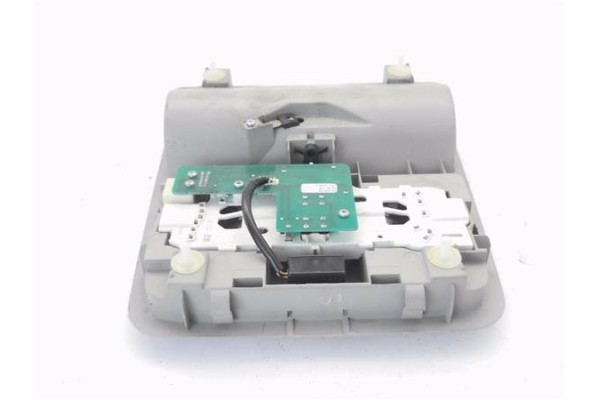 Recambio de luz delantero central techo para toyota avensis cross sport (t27) 2.2 premium referencia OEM IAM 8157005110  