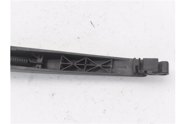 Recambio de brazo limpiaparabrisas trasero para toyota avensis cross sport (t27) 2.2 premium referencia OEM IAM 8524105100  