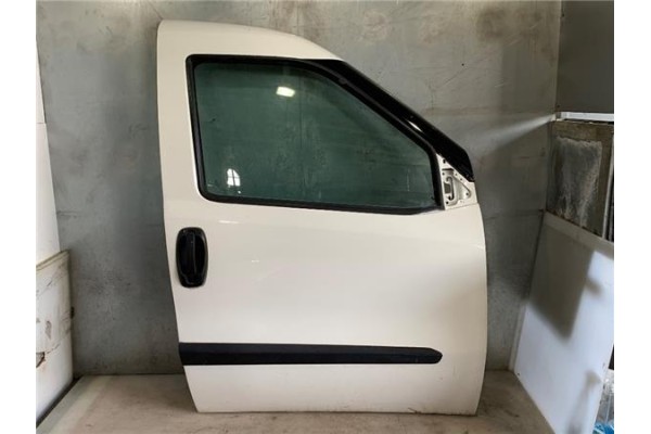 Recambio de puerta delantero derecha para opel combo d 1.3 selection l2h1 referencia OEM IAM 95530929  