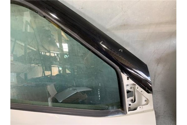 Recambio de puerta delantero derecha para opel combo d 1.3 selection l2h1 referencia OEM IAM 95530929  