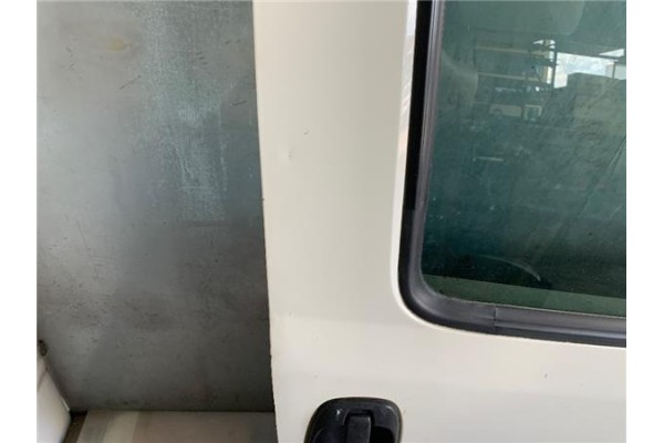 Recambio de puerta delantero derecha para opel combo d 1.3 selection l2h1 referencia OEM IAM 95530929  