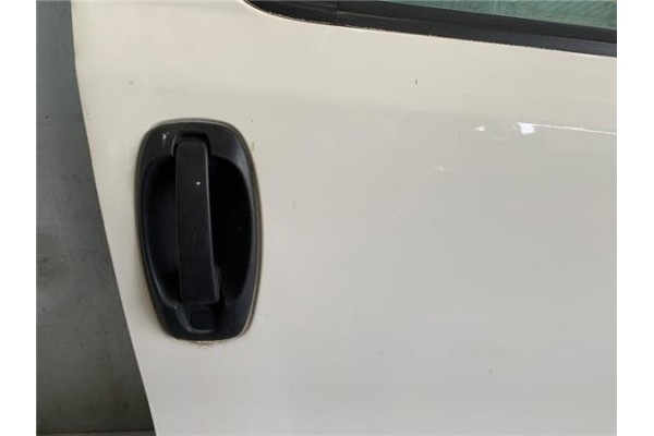 Recambio de puerta delantero derecha para opel combo d 1.3 selection l2h1 referencia OEM IAM 95530929  