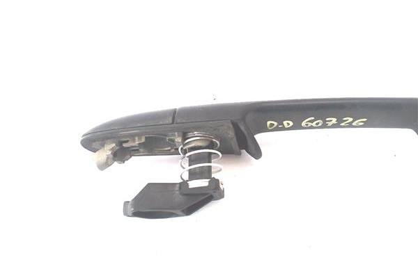 Recambio de manilla ext. puerta delantero derecha para mercedes-benz vito / mixto furgón (w639) 109 cdi referencia OEM IAM A0007