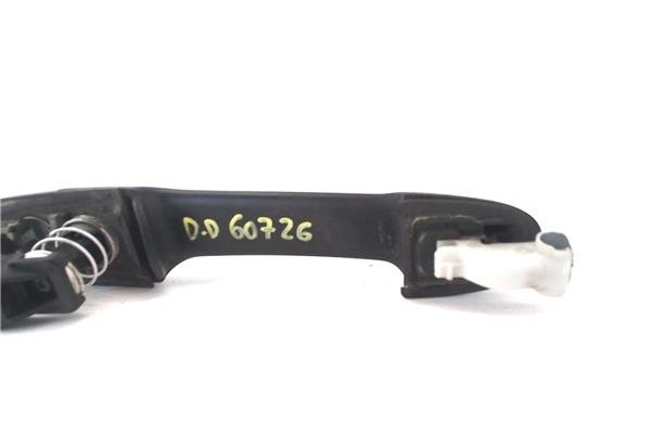 Recambio de manilla ext. puerta delantero derecha para mercedes-benz vito / mixto furgón (w639) 109 cdi referencia OEM IAM A0007