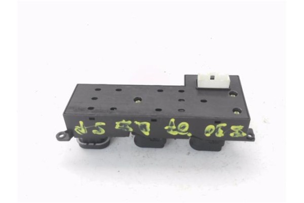 Recambio de mando elevalunas delantero izquierdo para hyundai i30 (fd) 1.4 classic referencia OEM IAM 935702L010  