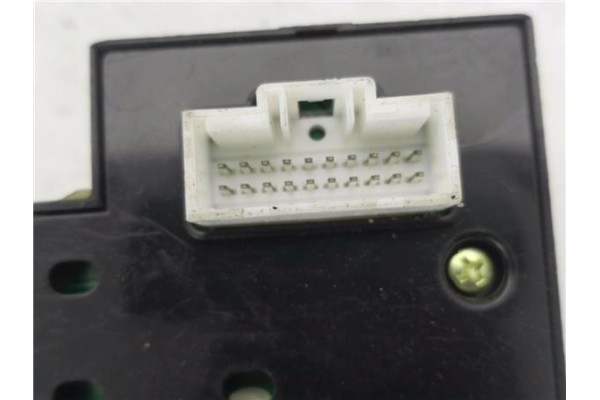 Recambio de mando elevalunas delantero izquierdo para hyundai i30 (fd) 1.4 classic referencia OEM IAM 935702L010  