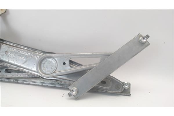 Recambio de mecanismo elevalunas delantero derecho para toyota corolla (e12) referencia OEM IAM 106089  