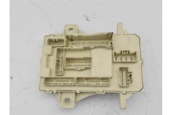 Recambio de caja fusibles/rele para hyundai i30 (fd) 1.6 comfort referencia OEM IAM 919501H51010 919502H500 