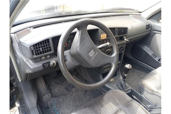 Recambio de salpicadero para peugeot 405 berlina 1.9 injection referencia OEM IAM   