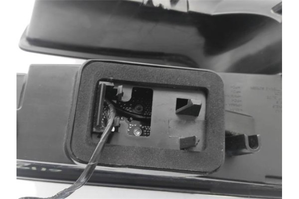 Recambio de piloto trasero derecho para citroen c4 grand picasso/spacetourer 2.0 exclusive referencia OEM IAM 9676120680  