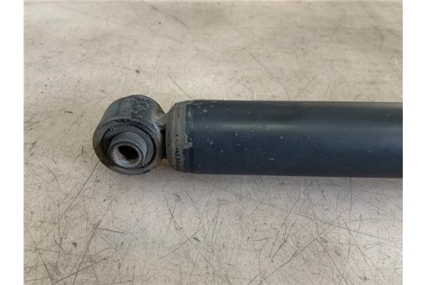 Recambio de amortiguador trasero derecho para kia rio (ub) 1.2 basic referencia OEM IAM 553001W001  