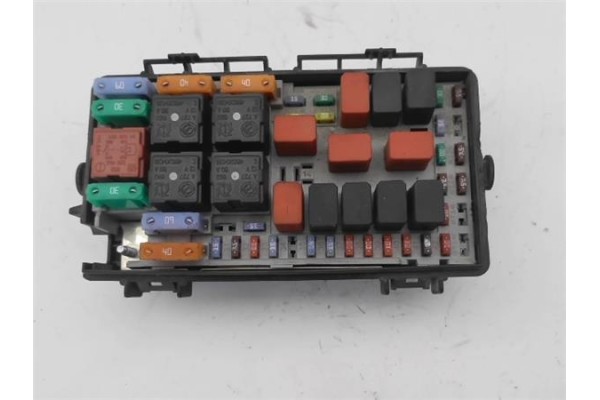 Recambio de caja fusibles/rele para fiat punto / grande punto (199) 1.3 d multijet referencia OEM IAM 51775622  