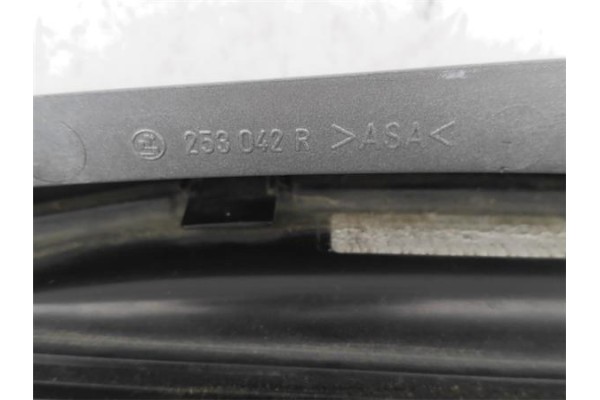 Recambio de piloto trasero derecho para smart city coupe 0.6 referencia OEM IAM 253042R  