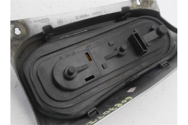 Recambio de piloto trasero izquierdo para smart city coupe 0.6 referencia OEM IAM 253041L  