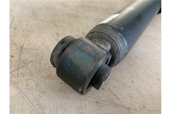 Recambio de amortiguador trasero derecho para kia rio (ub) 1.2 basic referencia OEM IAM 553001W001  