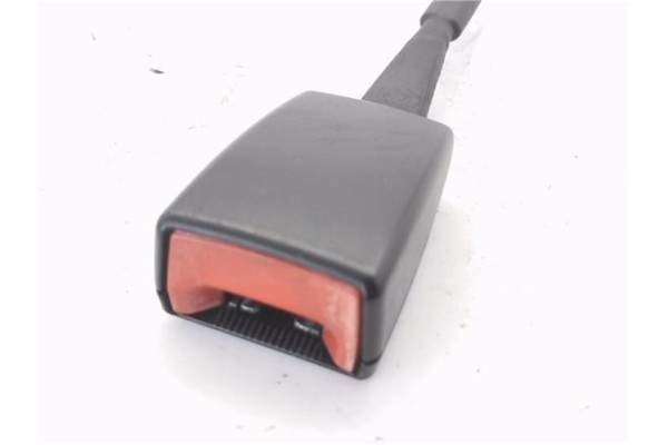 Recambio de anclaje cinturon delantero izquierdo para audi a3 (8l) 1.9 tdi ambiente referencia OEM IAM 8L0858675H  