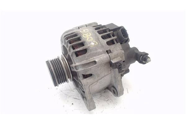 Recambio de alternador para hyundai i30 (fd) 1.6 comfort referencia OEM IAM 373002A600 TG12C090 