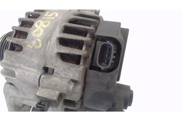 Recambio de alternador para hyundai i30 (fd) 1.6 comfort referencia OEM IAM 373002A600 TG12C090 