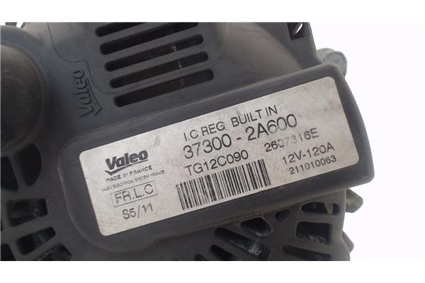 Recambio de alternador para hyundai i30 (fd) 1.6 comfort referencia OEM IAM 373002A600 TG12C090 