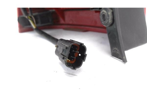 Recambio de piloto trasero derecho para kia sportage (km) 2.0 crdi referencia OEM IAM 924021F010 924021F011 