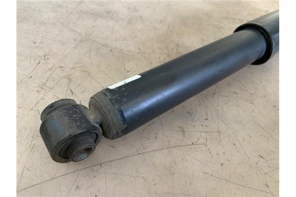 Recambio de amortiguador trasero derecho para kia rio (ub) 1.2 basic referencia OEM IAM 553001W001  