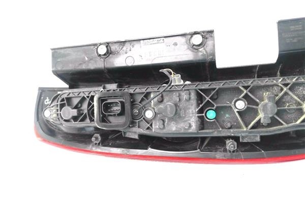 Recambio de piloto trasero derecho para opel combo d 1.3 cargo l1h1 2,2t referencia OEM IAM 95513785  
