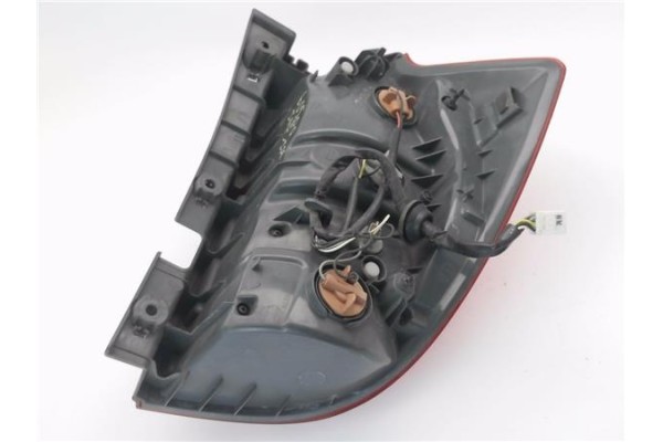 Recambio de piloto trasero izquierdo para kia ceed sportswagon (ed) 2.0 emotion referencia OEM IAM 924011H3  