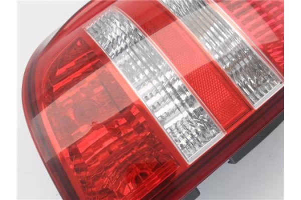 Recambio de piloto trasero izquierdo para kia ceed sportswagon (ed) 2.0 emotion referencia OEM IAM 924011H3  