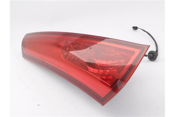 Recambio de piloto superior trasero izquierdo para kia ceed sportswagon (ed) 2.0 emotion referencia OEM IAM 924031H3  