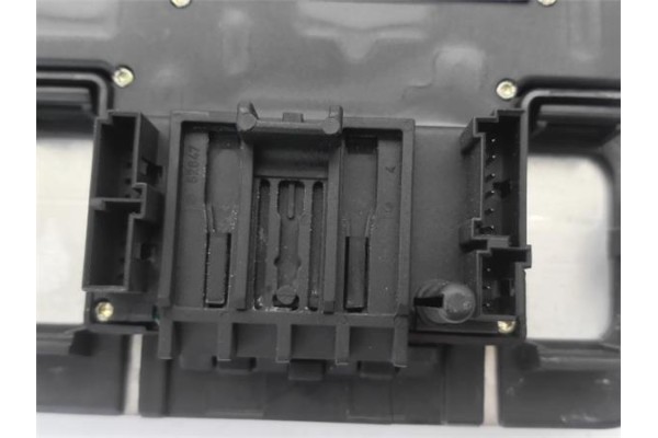Recambio de embellecedor consola central para mercedes-benz clase e (bm 210) berlina 2.7 270 cdi (210.016) referencia OEM IAM A2