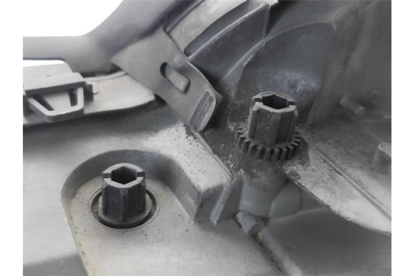 Recambio de faro delantero dcho para mercedes-benz clase e (bm 210) berlina 2.7 270 cdi (210.016) referencia OEM IAM A2108203061