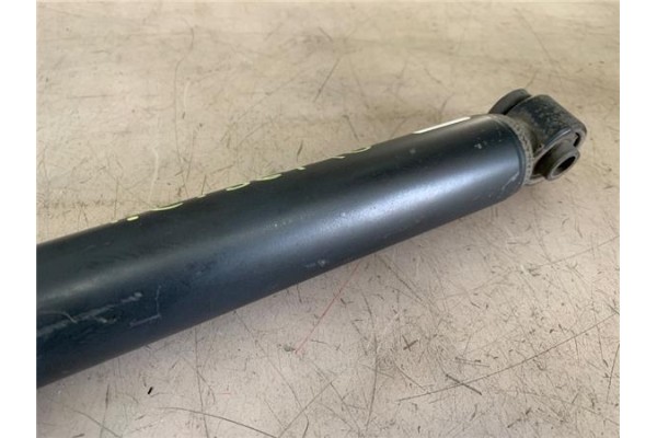 Recambio de amortiguador trasero izquierdo para kia rio (ub) 1.2 basic referencia OEM IAM 553001W001  