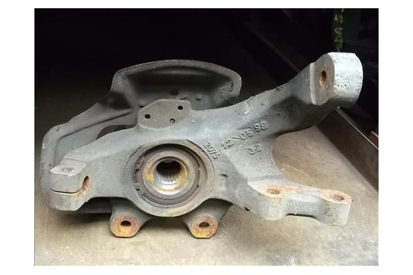 Recambio de mangueta delantero izquierda para opel corsa b 1.4 i referencia OEM IAM   