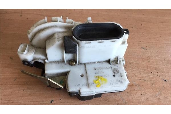 Recambio de cierre electromagnetico delantero derecho para seat ibiza (6k1) 1.4 clx referencia OEM IAM 6K3837016A  