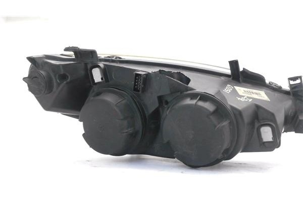 Recambio de faro delantero dcho para renault clio iii 1.6 16v referencia OEM IAM 8200261612  
