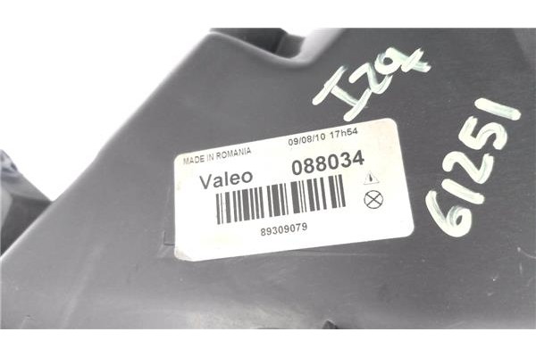 Recambio de faro delantero dcho para renault clio iii 1.6 16v referencia OEM IAM 8200261612  